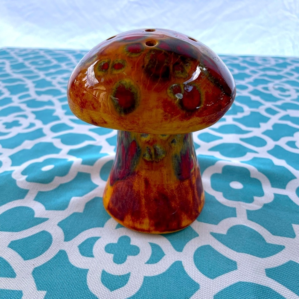 Vintage 1970s Ceramic Mushroom Salt or Pepper Shaker Retro Boho